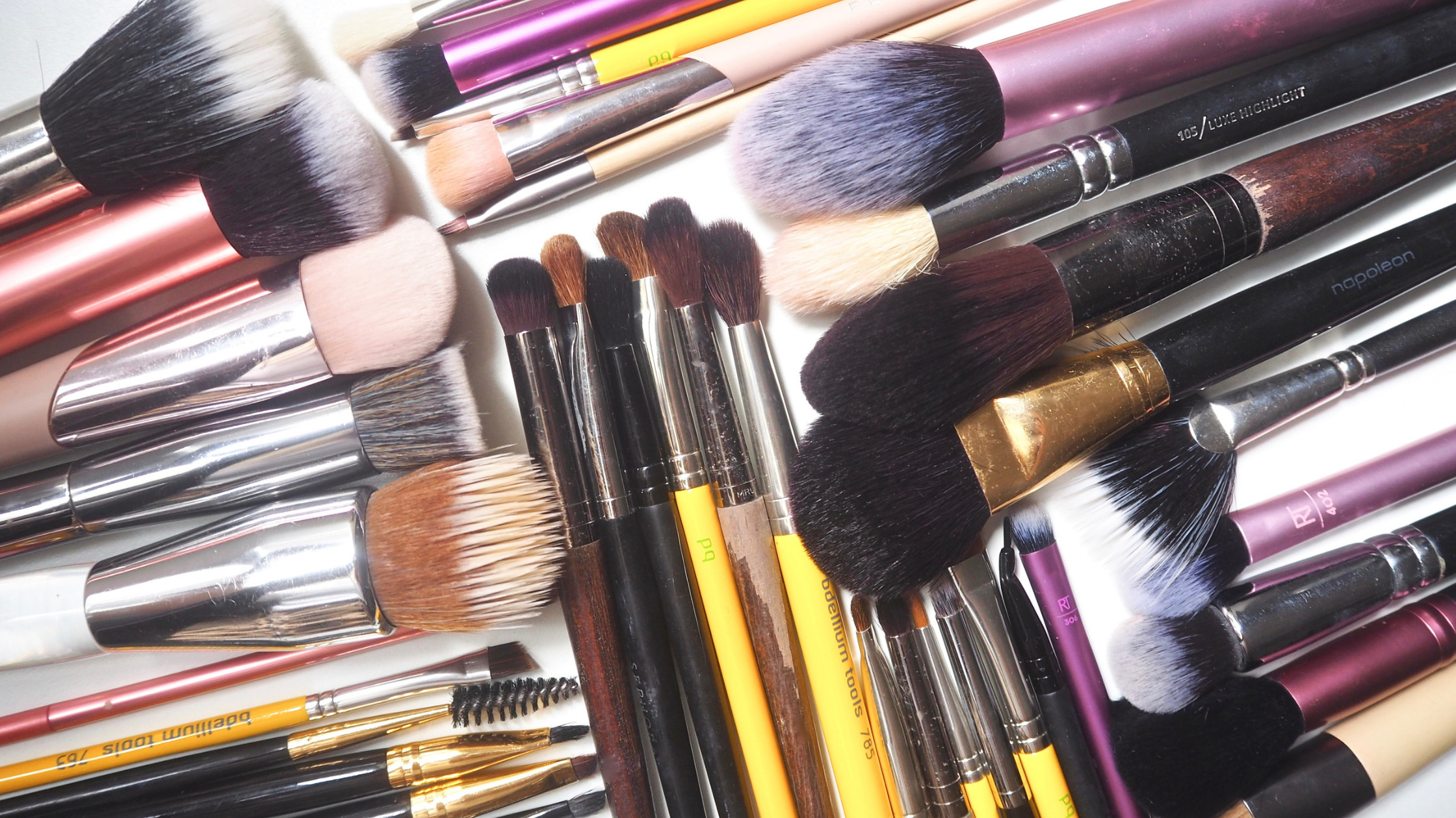 makeup brush guide